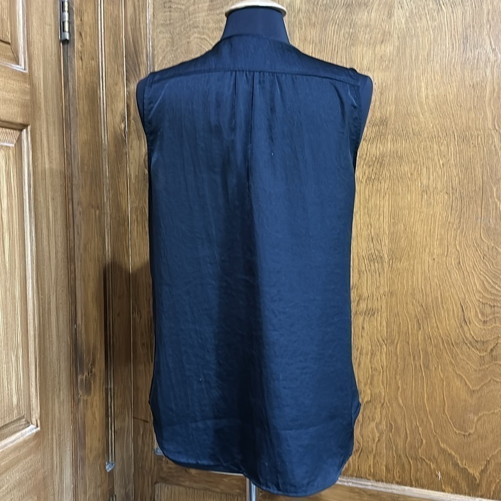 Gap Sleeveless Ruffle Button Down Blouse Size M -… - image 3